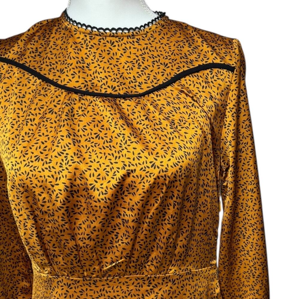 Molly Bracken Long Sleeve Gold and Black Dress - NWOT - Size XS - Picture 2 of 8